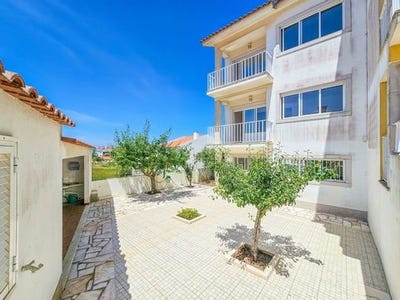 /international/pt/mafra-lisbon-310108216724/