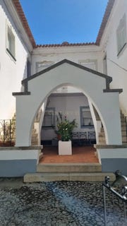/international/pt/avenida-dona-leonor-de-oliveira-fernandes-evora-portugal-bacelo-e-senhora-da-saude-evora-district-310102239870/