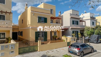 /international/pt/quelfes-faro-310106447178/