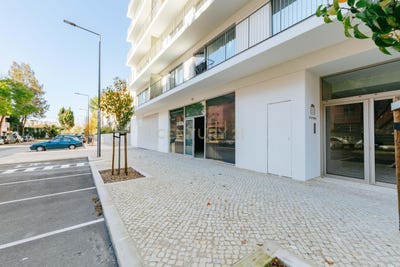/international/pt/rua-carlos-george-lisbon-portugal-olivais-lisbon-310107369530/