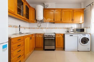 /international/pt/azeitao-sao-lourenco-e-sao-simao-setubal-setubal-municipality-310100492101/