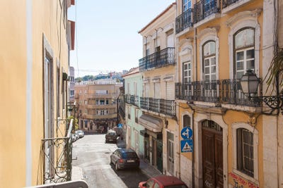 /international/pt/rua-de-santo-antonio-dos-capuchos-lisbon-portugal-santo-antonio-lisbon-310108418677/