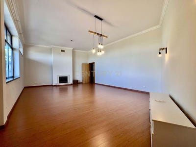 /international/pt/azinhaga-dos-trabalhadores-setubal-distrito-de-setubal-portugal-setubal-sao-sebastiao-setubal-municipality-310108321398/