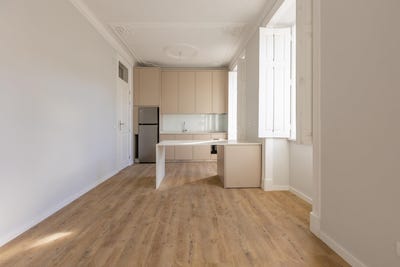 /international/pt/paco-de-arcos-lisbon-310104338438/