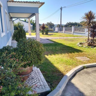 /international/pt/rua-general-humberto-delgado-243-fazendas-de-almeirim-almeirim-portugal-fazendas-de-almeirim-santarem-310106709575/