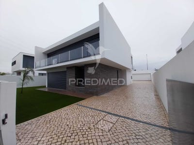 /international/pt/nossa-srª-de-fatima-entroncamento-santarem-310105235190/