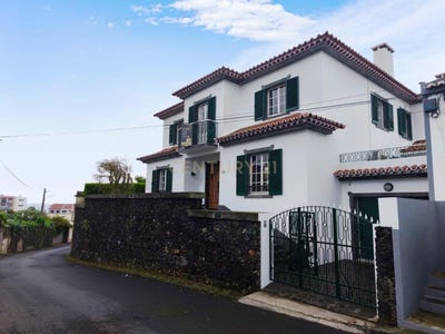 /international/pt/r-escultor-ernesto-canto-da-maia-18d-9500-sao-roque-portugal-ilha-de-sao-miguel-azores-310107521790/