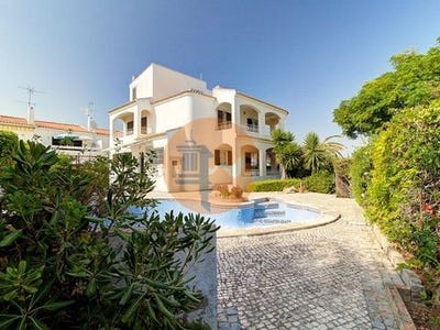 /international/pt/castro-marim-faro-120087615692/
