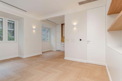 /international/pt/rua-castilho-59-lisbon-portugal-santo-antonio-lisbon-310107422716/