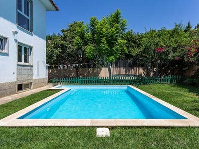 /international/pt/carcavelos-e-parede-lisbon-310100169136/