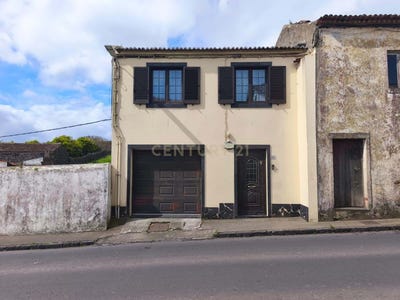 /international/pt/rua-da-piedade-no-43-arrifes-portugal-ilha-de-sao-miguel-azores-310107523169/
