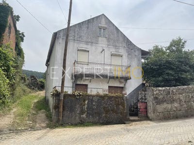 /international/pt/13-beco-da-rua-da-igreja-guarda-guarda-310108863112/