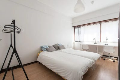 /international/pt/avenida-visconde-de-valmor-lisbon-lisbon-310093872653/