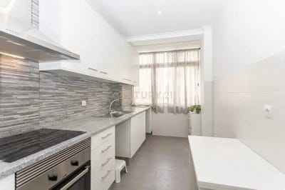/international/pt/rua-duarte-lobo-queluz-portugal-queluz-lisbon-310107214675/