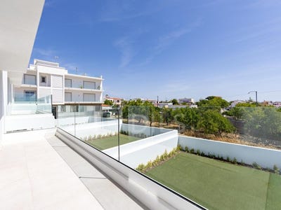 /international/pt/moncarapacho-faro-310108305631/