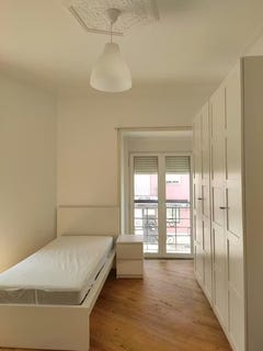 /international/pt/praca-25-de-abril-amadora-lisbon-310093857945/