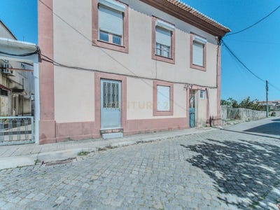 /international/pt/rua-manuel-rodrigues-junior-346-santa-cruz-do-bispo-portugal-perafita-porto-310107358596/