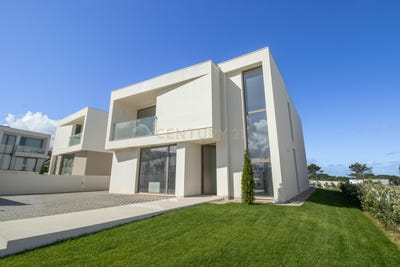 /international/pt/avenida-nossa-senhora-da-esperanca-sao-joao-das-lampas-portugal-sao-joao-das-lampas-lisbon-310108669600/