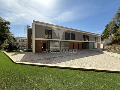 /international/pt/leiria-pousos-barreira-e-cortes-leiria-leiria-310107493597/