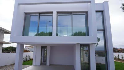 /international/pt/sintra-sao-martinho-lisbon-310100715642/
