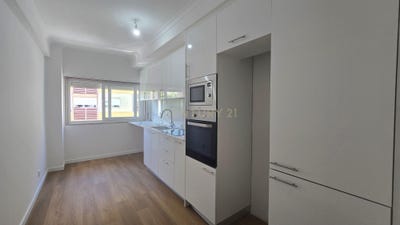 /international/pt/rua-coronel-jose-lemos-amadora-portugal-venteira-lisbon-310108420599/