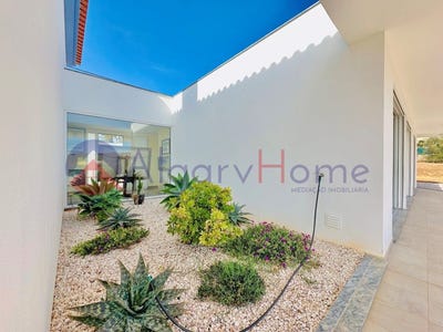 /international/pt/ferragudo-evora-310107024738/
