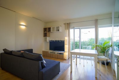 /international/pt/av-praia-da-vitoria-16-2-c-arroios-lisbon-310108402197/