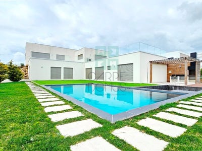 /international/pt/atouguia-da-baleia-leiria-310107766195/