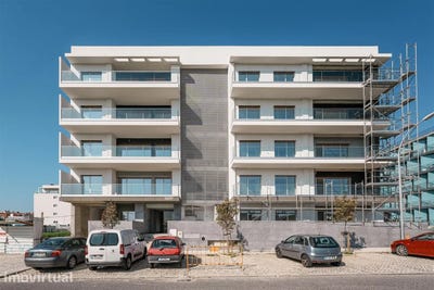 /international/pt/carcavelos-e-parede-lisbon-310108561399/