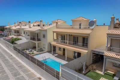 /international/pt/ferreiras-faro-310099751995/