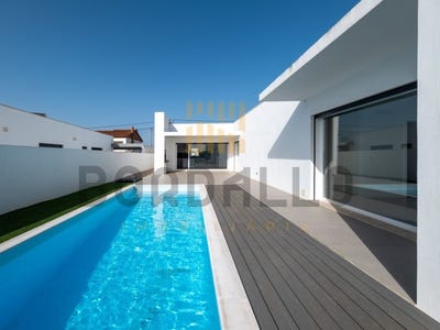 /international/pt/nadadouro-leiria-310107431580/