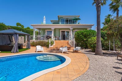 /international/pt/lagoa-e-carvoeiro-algarve-310108597041/