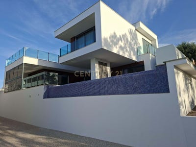 /international/pt/rua-terras-do-mar-9-g-lourinha-lisbon-310106710128/