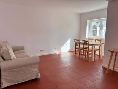 /international/pt/praceta-fernandes-de-sa-trafaria-portugal-caparica-e-trafaria-setubal-municipality-310106969304/