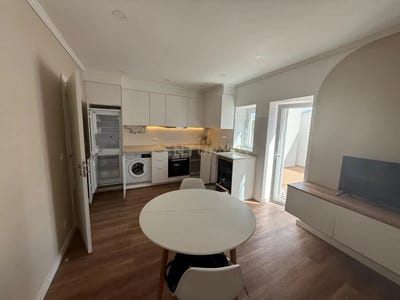 /international/pt/rua-luis-de-camoes-16-unhos-portugal-camarate-lisbon-310108321858/