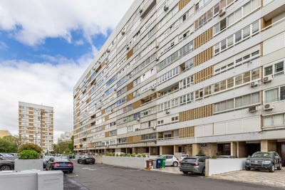 /international/pt/rua-luis-de-camoes-portela-portugal-moscavide-e-portela-lisbon-310108082286/
