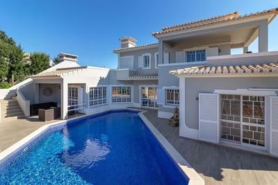 /international/pt/lagoa-e-carvoeiro-algarve-310101036774/