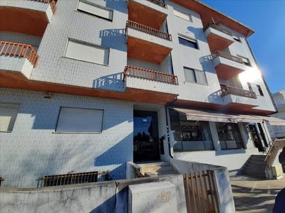 /international/pt/d-antonio-castro-meireiles-194-baguim-do-monte-rio-tinto-porto-310104988579/