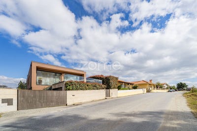 /international/pt/vila-verde-braganca-310106707435/