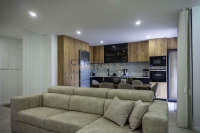 /international/pt/avenida-de-santa-comba-1764-fornelos-portugal-fornelos-braga-310103215194/