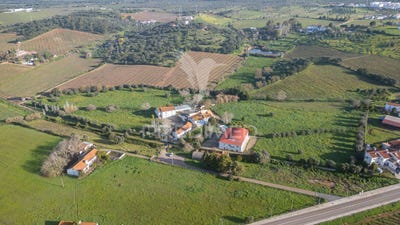 /international/pt/estremoz-santa-maria-e-santo-andre-estremoz-evora-310098265392/