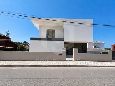 /international/pt/charneca-de-caparica-e-sobreda-setubal-municipality-310108645624/