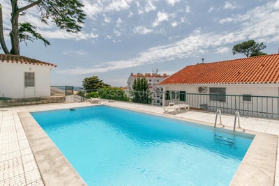 /international/pt/carcavelos-e-parede-lisbon-310099610920/