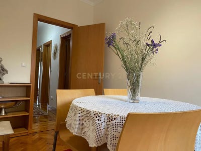 /international/pt/rua-herois-de-mucaba-camarate-lisbon-310107174750/
