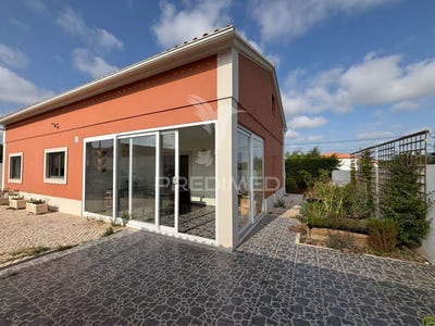 /international/pt/santa-maria-sao-pedro-e-sobral-da-lagoa-obidos-leiria-310101337759/?lang=zh-tw