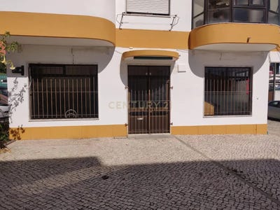 /international/pt/r-fernao-de-magalhaes-2884-rc-esq-quinta-do-conde-setubal-municipality-310103746040/