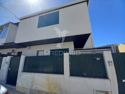/international/pt/carcavelos-e-parede-cascais-lisbon-310094537519/