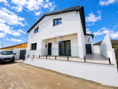 /international/pt/atouguia-da-baleia-leiria-310109100897/