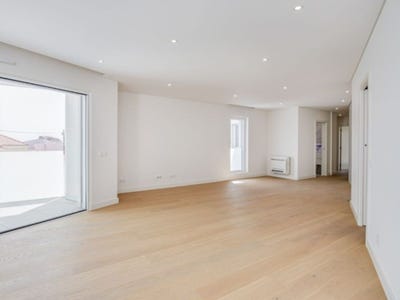 /international/pt/carcavelos-e-parede-lisbon-310093856603/