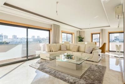/international/pt/avenida-portugal-oeiras-lisbon-310093858153/